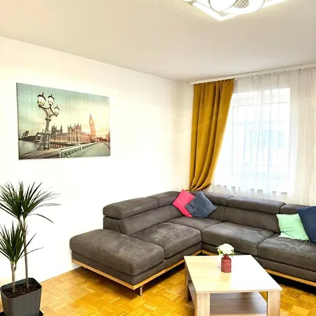 Messe 3rooms And Balcony Apartment