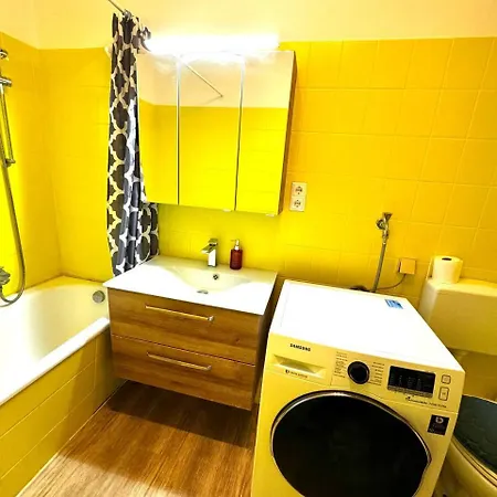 Messe 3rooms And Balcony *